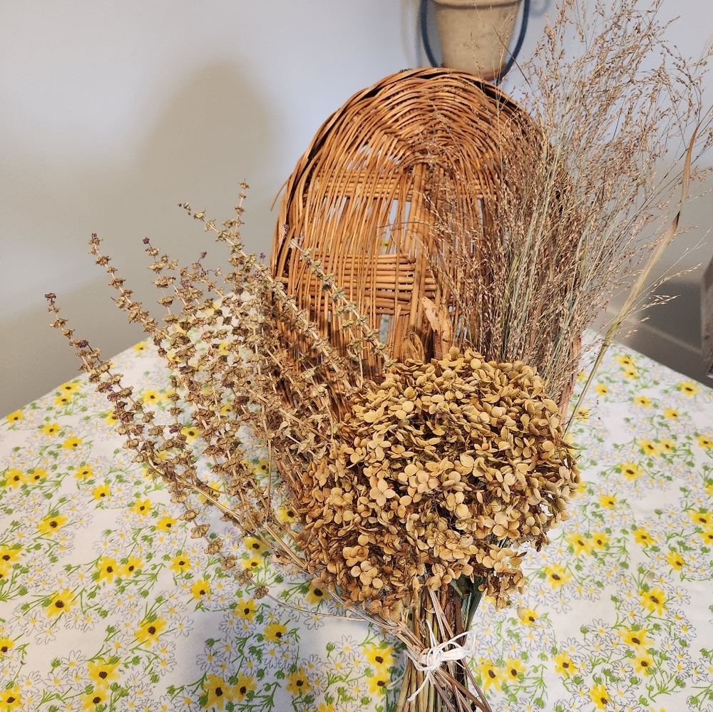 Real Fragile Dried Fall Flowers.